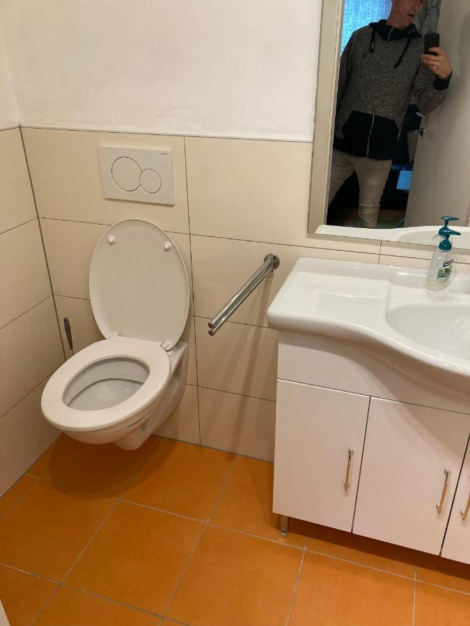Heurigenbar Lägenhet Feldkirchen an der Donau Exteriör bild